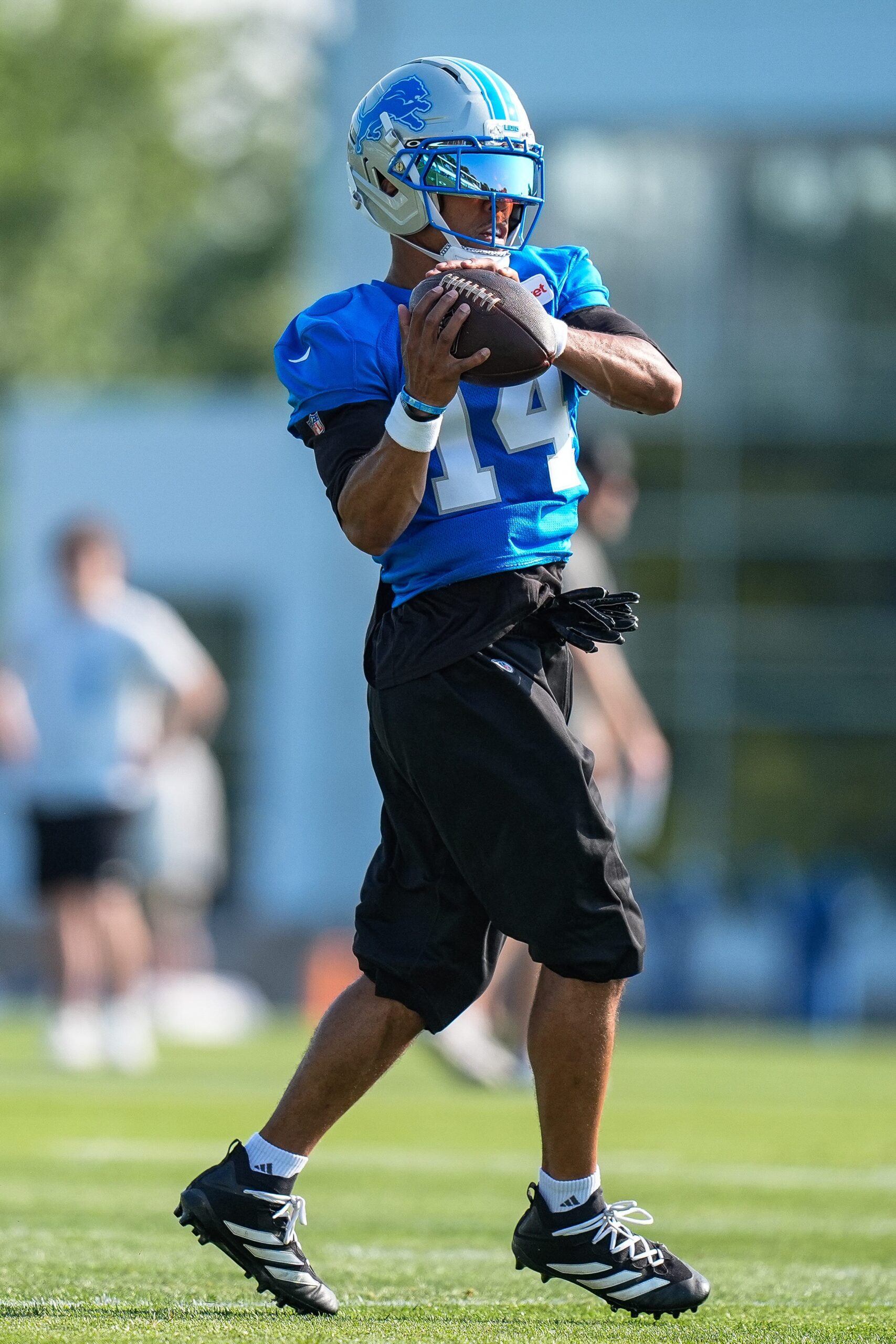 ‘Such a Classy Guy': Lions Star Amon-Ra St. Brown Melts Hearts With Beautiful Gesture for Young Fan 1 Detroit Lions, Amon-Ra St. Brown