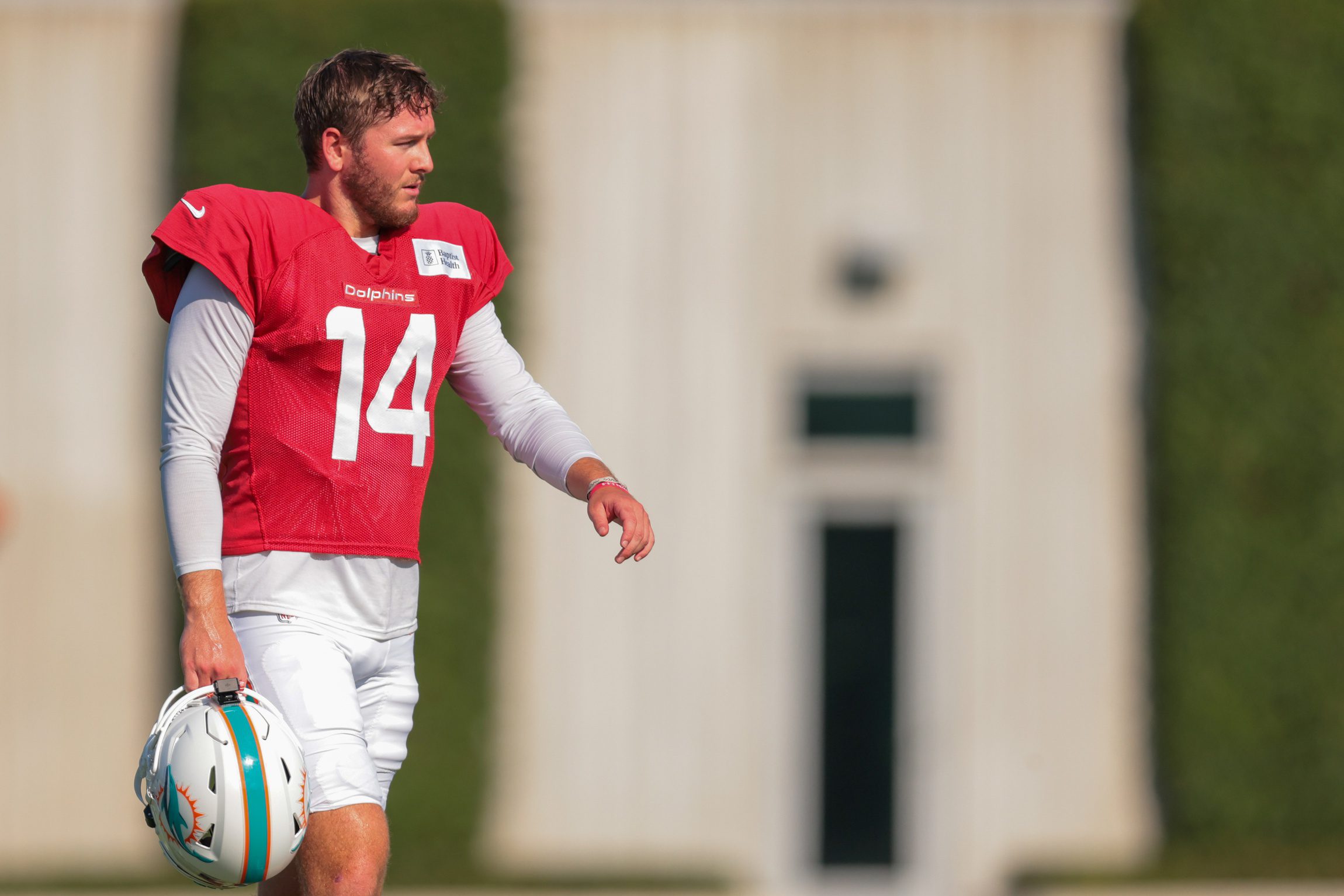 LOOK: Quinn Ewers’s GF Madelyne Barnes Links Up With Zach Wilson’s Wife Nicolette During Dolphins-Jaguars Preseason Finale 2 USATSI 26731531 168400517 lowres