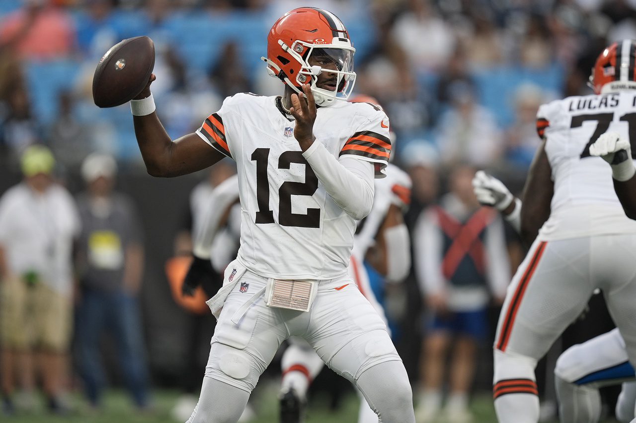"Are You Trying To Start Stuff?" Shedeur Sanders Snaps Back After Inappropriate Question (Watch) 2 Aug 8, 2025; Charlotte, North Carolina, USA; Cleveland Browns quarterback Shedeur Sanders (12) looks to pass against the Carolina Panthers during the first quarter at Bank of America Stadium. Mandatory Credit: Jim Dedmon-Imagn Images