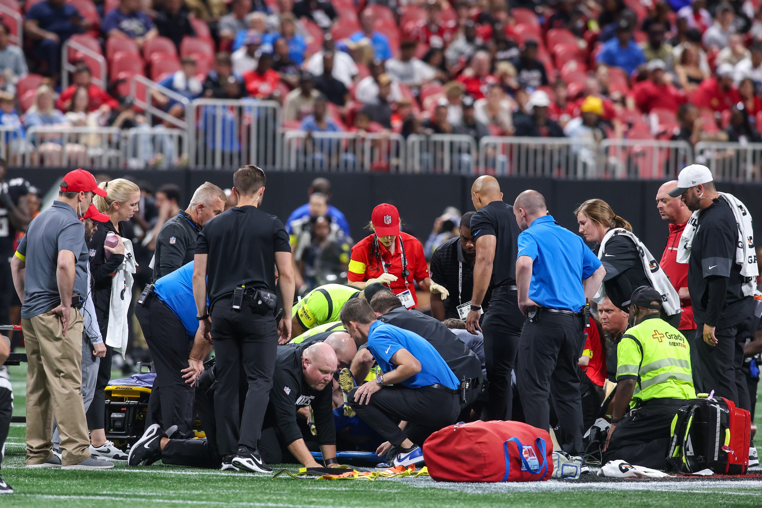 "He Demanded It Continues" NFL Referee In Serious Trouble After Trying To Continue Lions-Falcons Pre-Season Game 3 Aug 8, 2025; Atlanta, Georgia, USA; Medical personnel work on Detroit Lions safety Morice Norris (26) after an injury against the Atlanta Falcons in the fourth quarter at Mercedes-Benz Stadium. Mandatory Credit: Brett Davis-Imagn Images