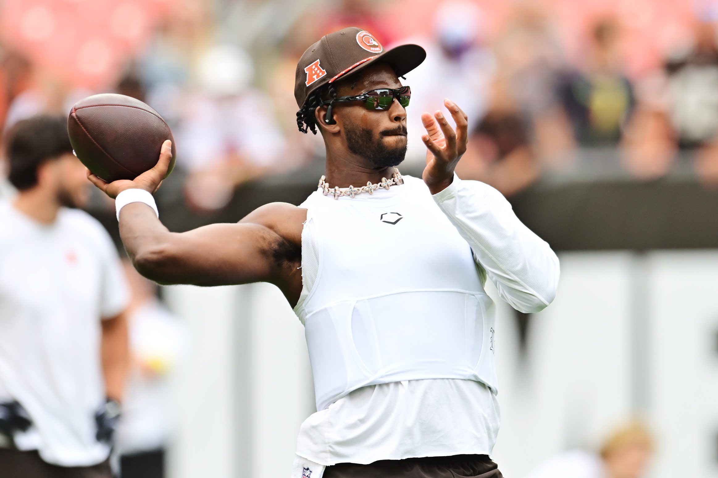 "I'm Sure He Had Good Logic Behind The Decision": Shedeur Sanders Benching By Bears HC Kevin Stefanski Backed By Deshaun Watson’s Coach After Ugly Rams Struggles 1 Shedeur Sanders