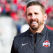 https://www.si.com/college/ohiostate/football/ohio-state-football-wide-receivers-coach-brian-hartline-not-leaving-buckeyes-for-cincinnati-bearcats