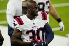 Former Patriots defensive back Jason McCourty shares concerns about the Patriots offense. 