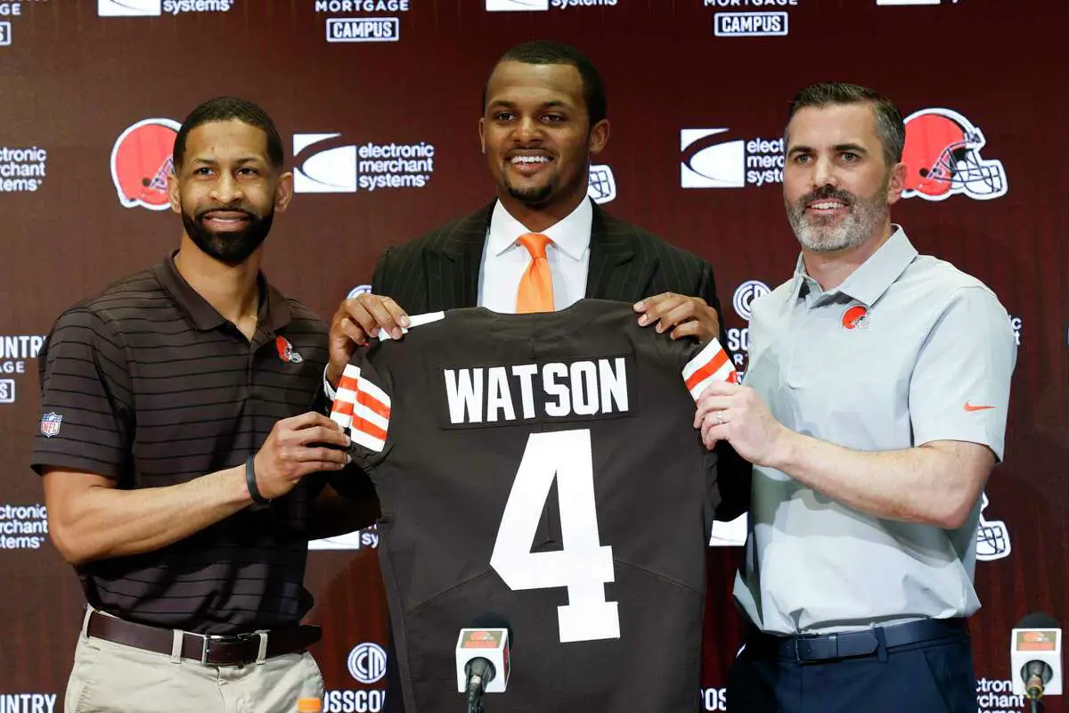 Cleveland Browns introduce Deshaun Watson