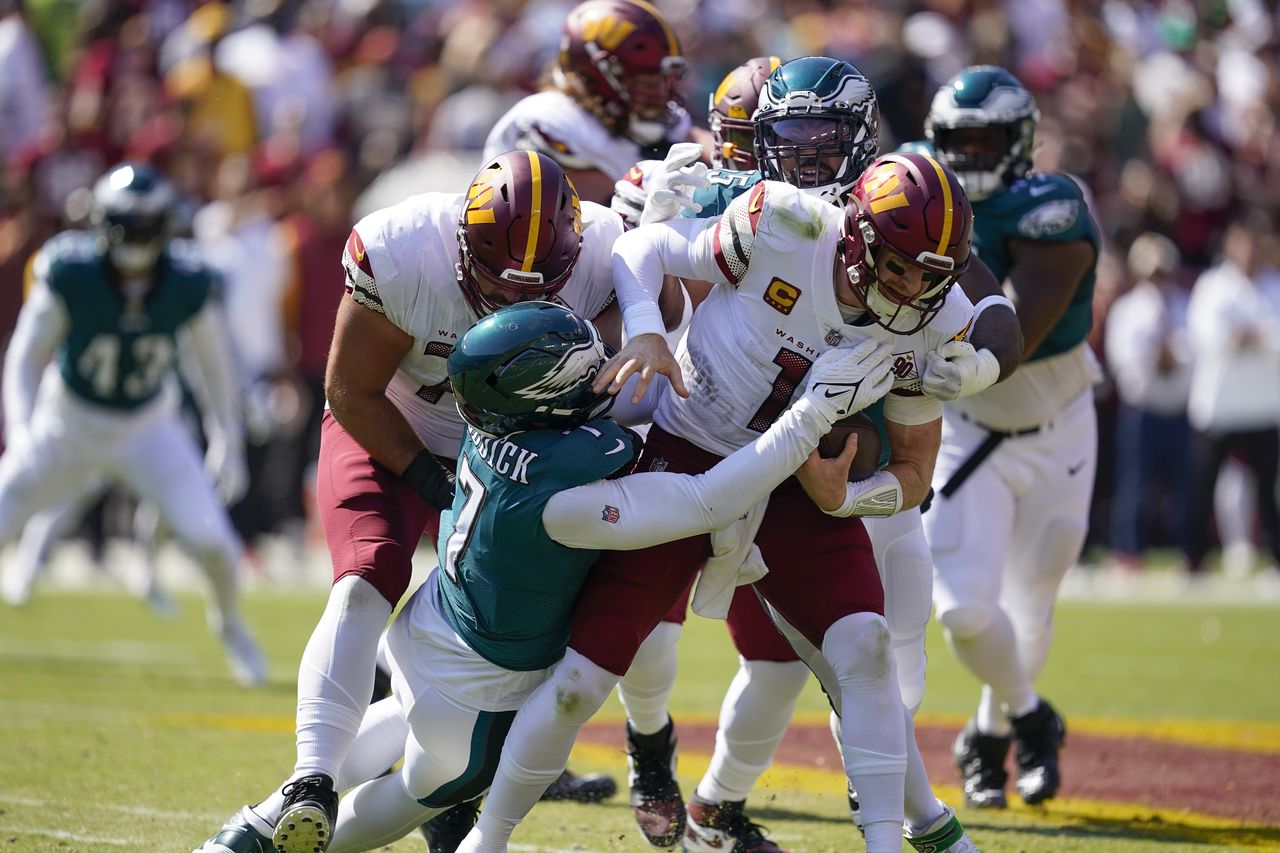 Haason Reddick of the Philadelphia Eagles rushes the passer against