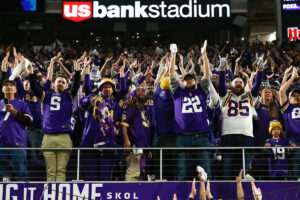 Minnesota Vikings Fans Skol Chant
