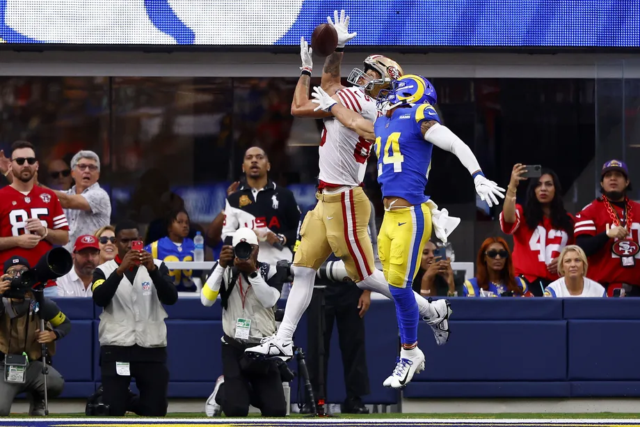 San Francisco 49ers Tight End George Kittle catches a touchdown pass