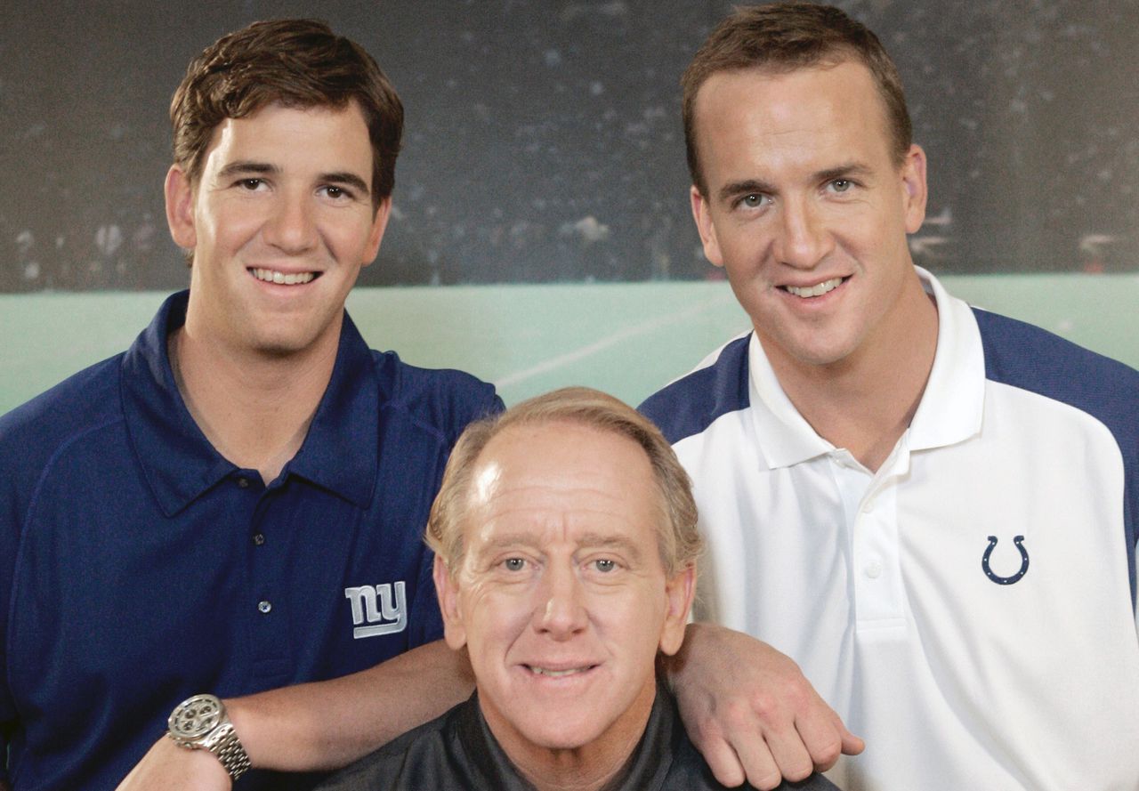 Peyton, Eli Manning launch hilarious auditions for new MNF host