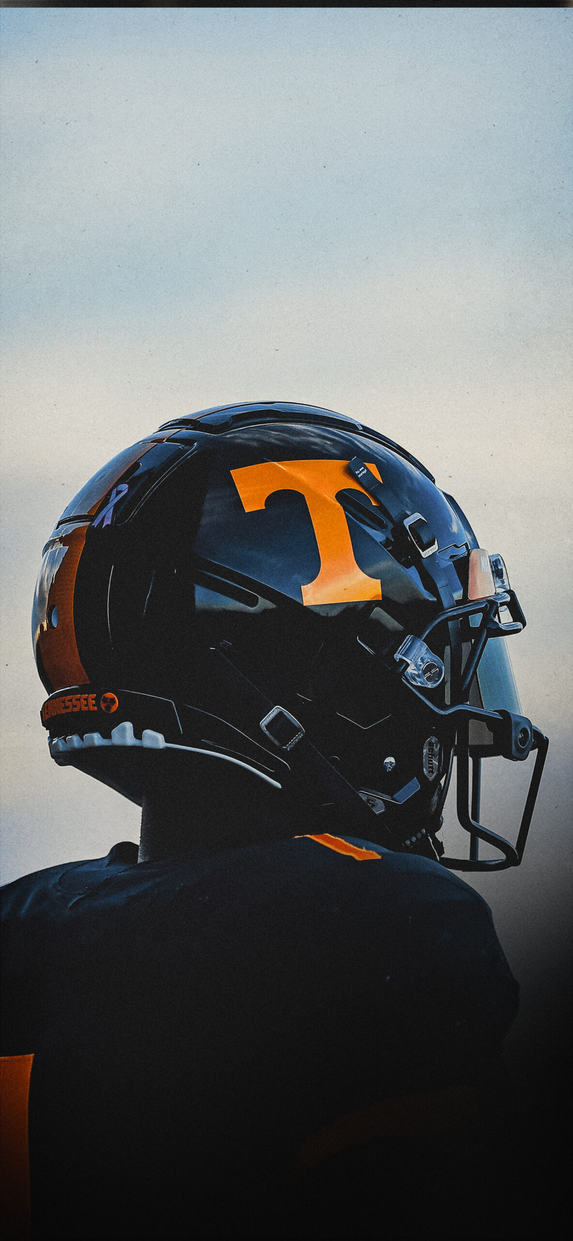 Tennessee Reveals Dark Mode Uniforms With Black Helmets