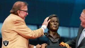 Tom Flores seeing his HOF bronze bust for the first time