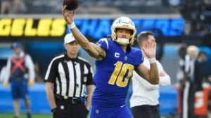 Chargers QB Justin Herbert suffered fractured finger on left hand