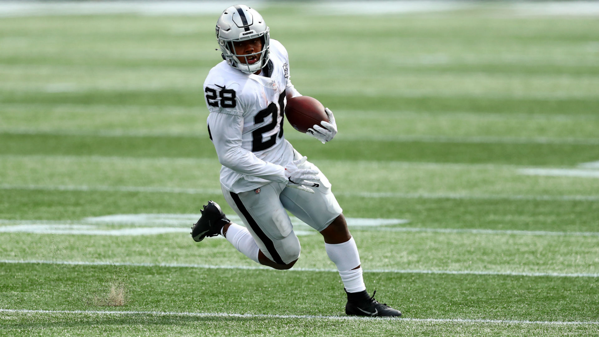 Raiders' Josh Jacobs wins FedEx NFL Player of the Year award