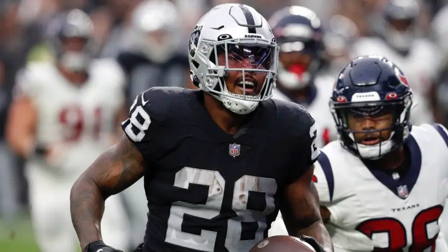 Josh Jacobs in October 2022 against the Texans. (Steve Marcus/Getty Images)