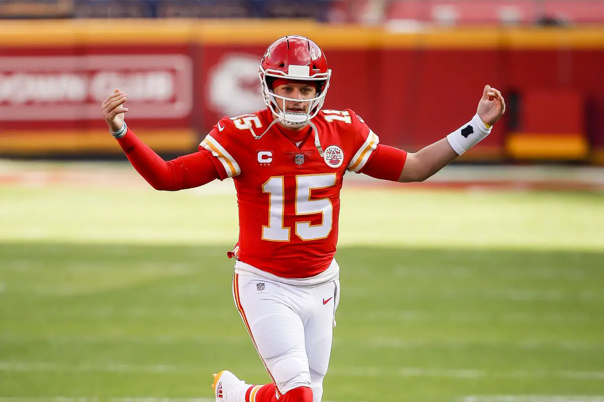 Chiefs Ink 2022 Breakout Receiver For Mahomes Connection