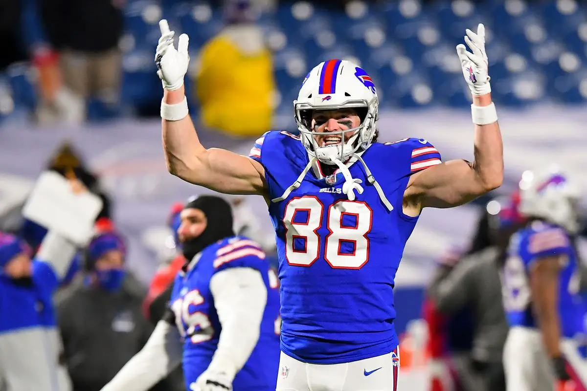 Josh Allen Kaiir Elam and Dawson knox are already at game together