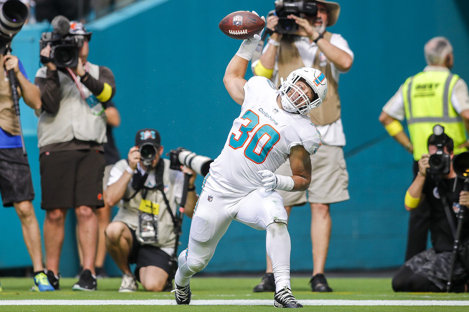 Miami Dolphins play Cleveland Browns at Hard Rock Stadium