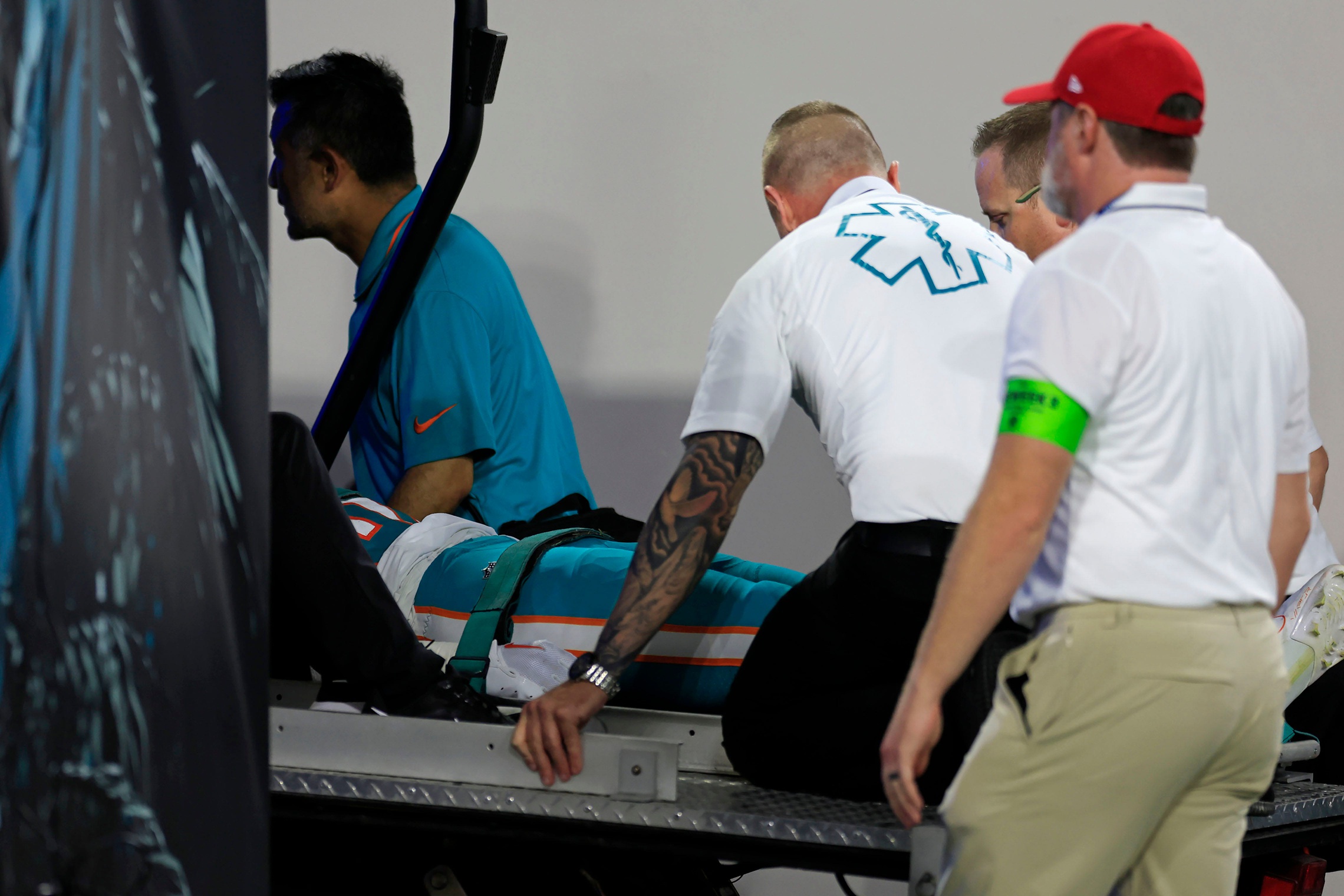 Dolphins' Davis carted off after collision, pre-season game vs. Jaguars  halted