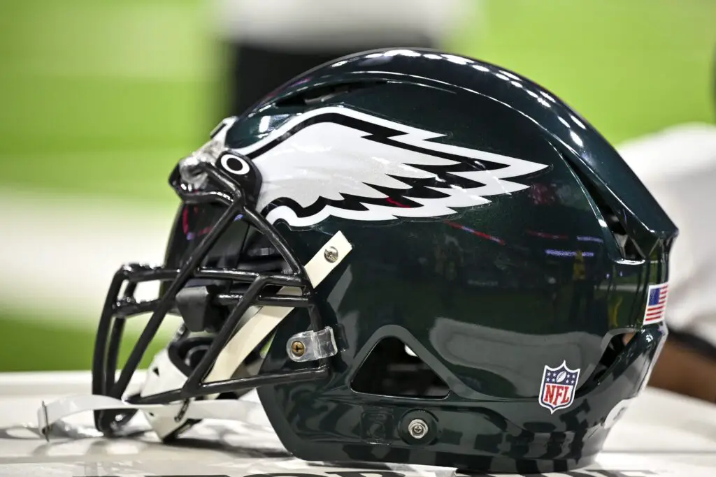 Philadelphia Eagles Fans React To Legendary All-Pro Wide Receiver Retiring  Midseason
