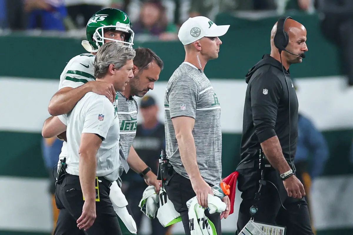 New York Jets Eyeing Super Bowl-Winning QB Amid Injury