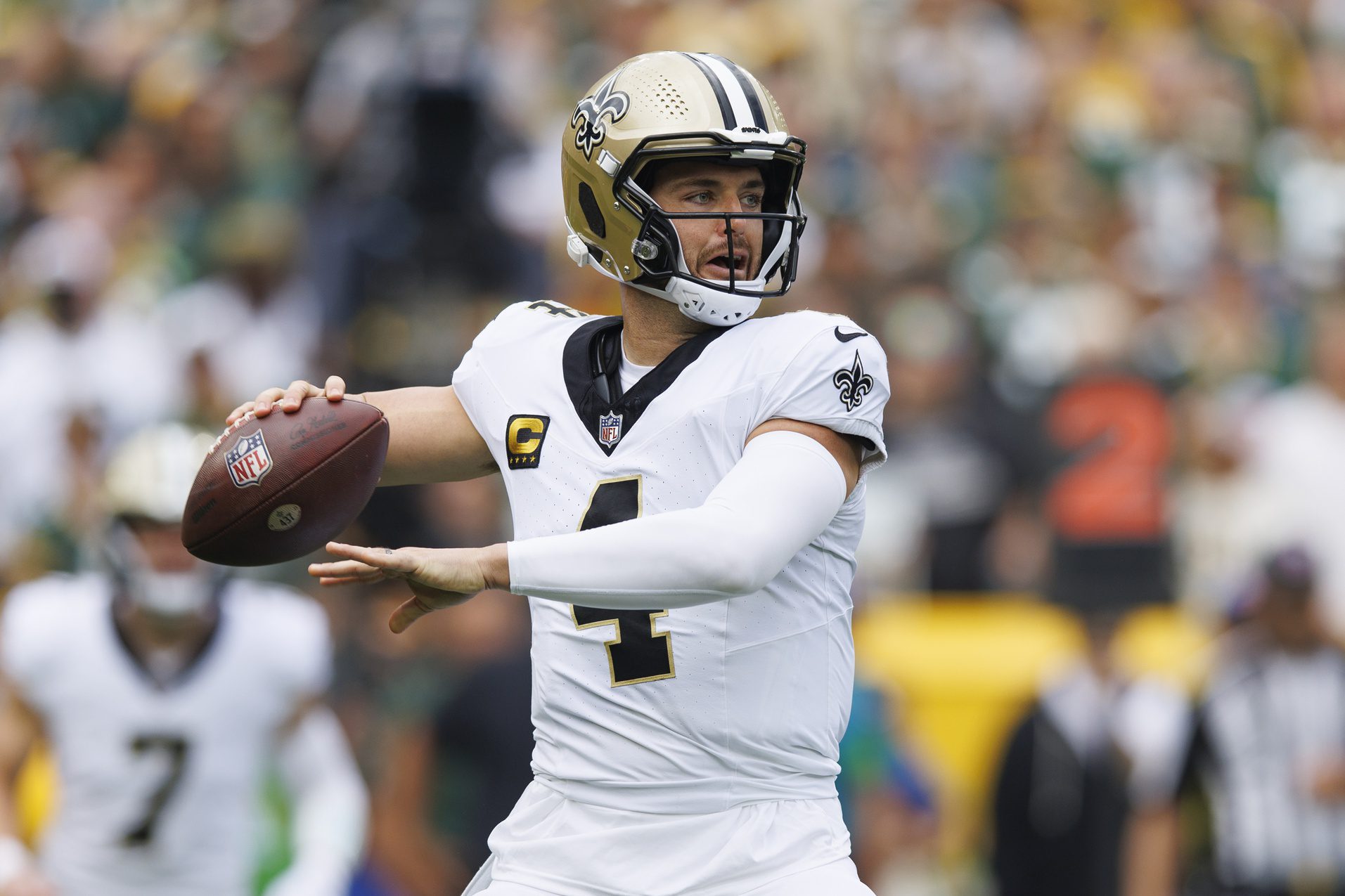 Derek Carr Sep 24, 2023; Green Bay, Wisconsin, USA; New Orleans Saints quarterback Derek Carr (4) throws a pass during the first quarter against the Green Bay Packers at Lambeau Field. Mandatory Credit: Jeff Hanisch-USA TODAY Sports