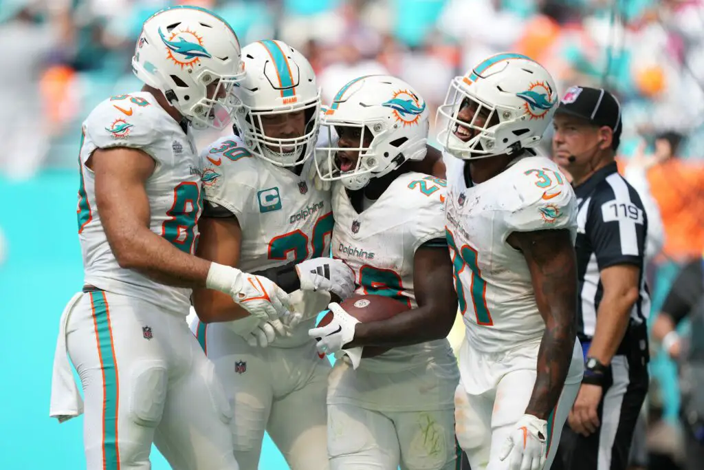 Report: Miami Dolphins WR Jaylen Waddle in concussion protocol