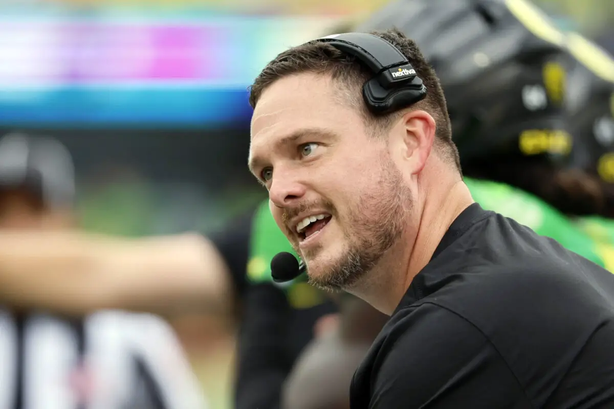 Oregon Ducks head coach Dan Lanning. Michael Van Buren decommits, Alabama