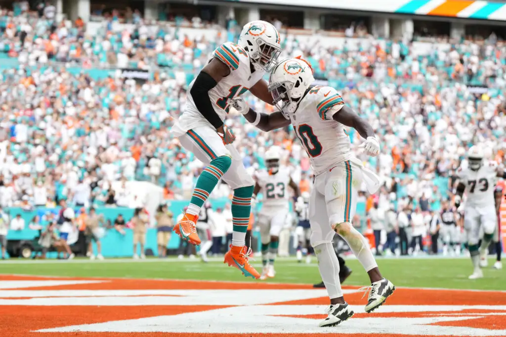 Dolphins WR Tyreek Hill on surpassing 1,000-yard mark in eight