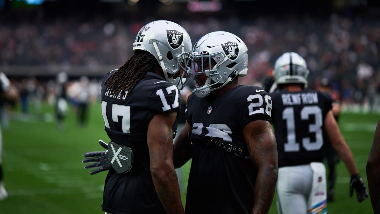 Raiders stars Josh Jacobs and Davante Adams are frustrated with their team.
