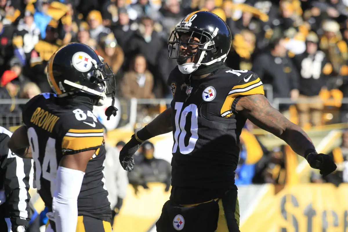 Jan 14, 2018; Pittsburgh, PA, USA; Pittsburgh Steelers wide receiver Martavis Bryant (10) celebrates with Steelers wide receiver Antonio Brown (84) after scoring a touchdown against the Pittsburgh Steelers during the second quarter in the AFC Divisional Playoff game at Heinz Field. Mandatory Credit: Charles LeClaire-USA TODAY Sports (Dallas Cowboys)