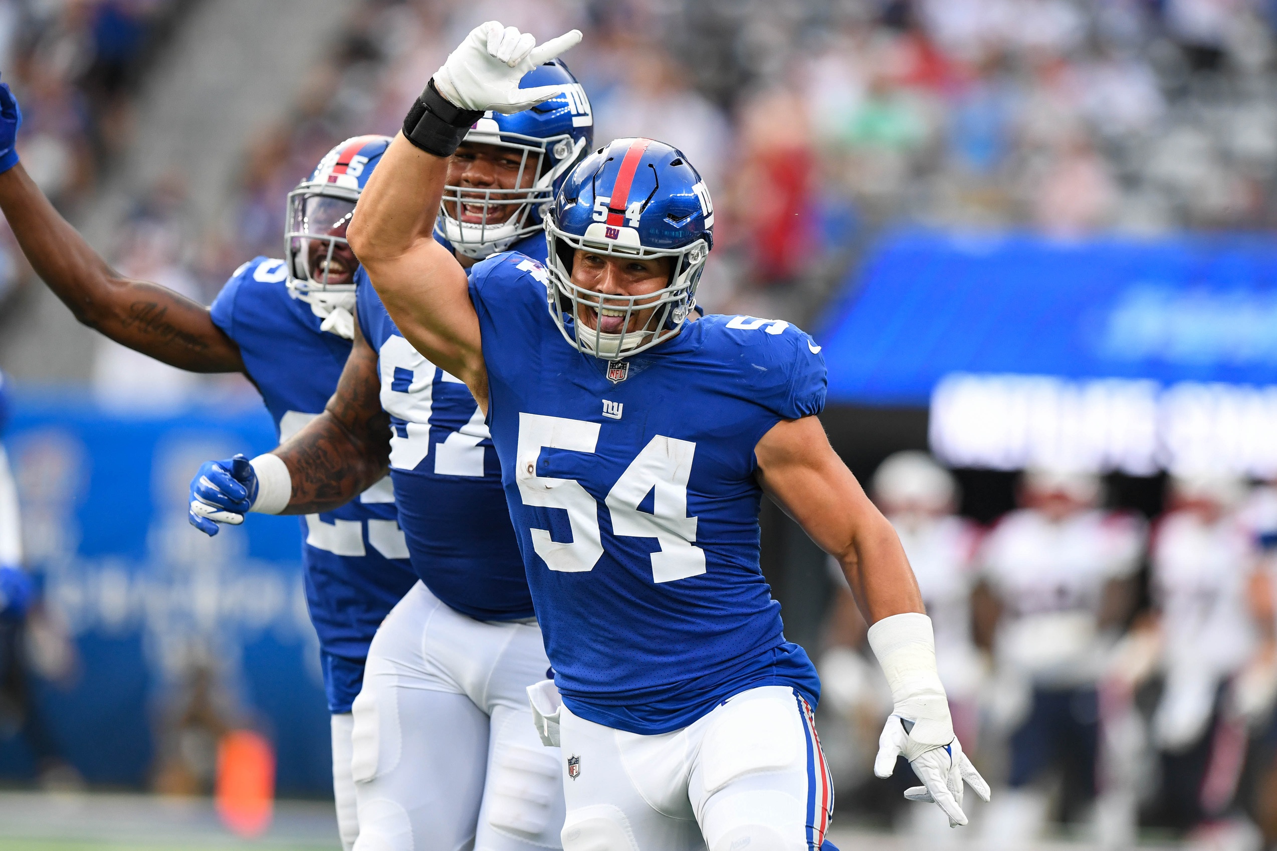 Carolina Panthers: The Carolina Panthers Sign Solid Linebacker Out of Retirement for the 2023 Season 2 New york giants, blake martinez