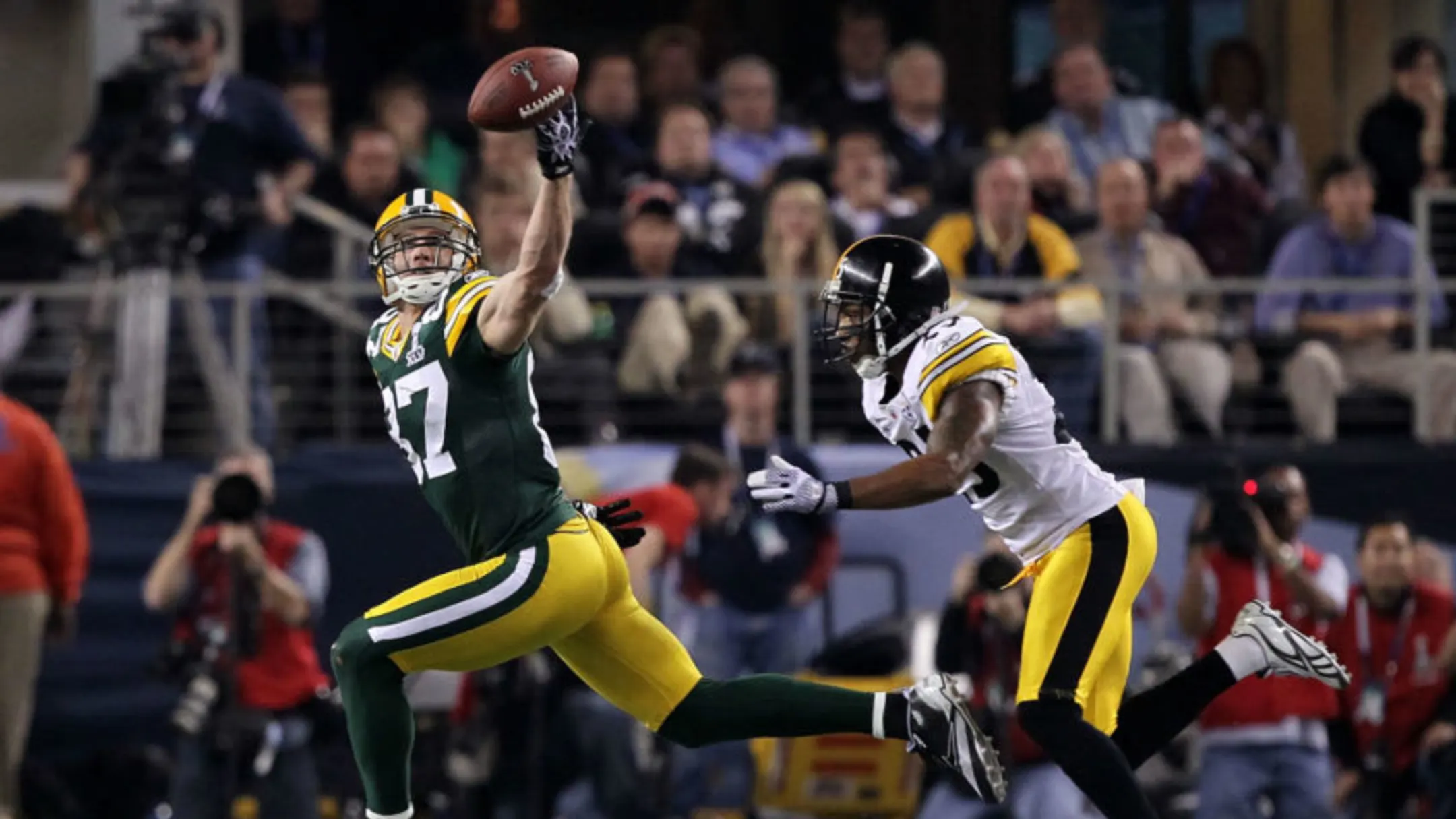 Former Pittsburgh Steelers DB Ryan Clark gets beat by Jordy Nelson in Super Bowl 45 