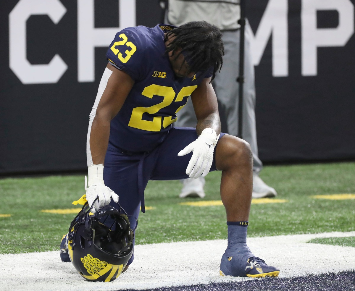 Michigan Wolverines' New Transfer Portal Entrant Refuses To Abandon Team  Ahead Of 2nd Straight CFP Appearance - Gridiron Heroics