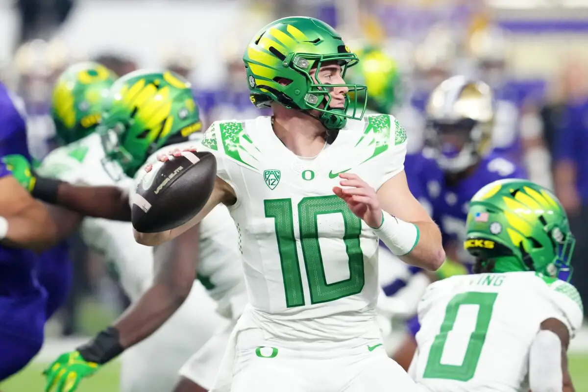 Oregon Ducks QB Bo Nix didn't have to run a offense that he will see in the NFL, making his NFL Draft stock up in the air.