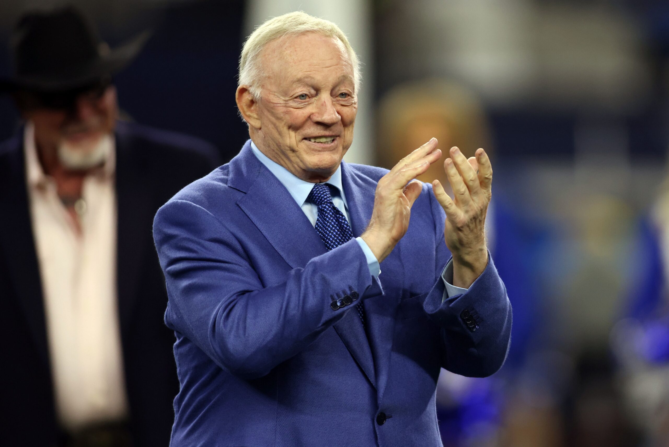 Dallas Cowboys Predicted to Make Sensational Signing of Top Free Agent