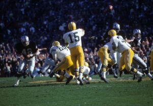 Green Bay Packers quarterback Bart Starr won 3 NFL Championships and 2 Super Bowls