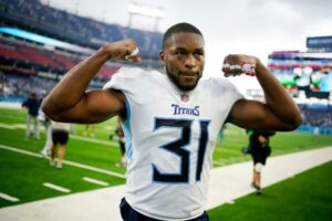 Kevin Byard signs with the Chicago Bears for the next two years.