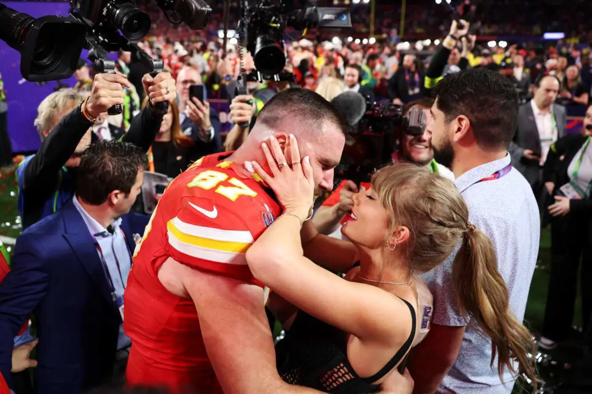 Kansas City Chiefs, Taylor Swift, Travis Kelce