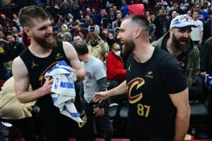 Travis Kelce and Jason Kelce are honored by the Cleveland Cavaliers