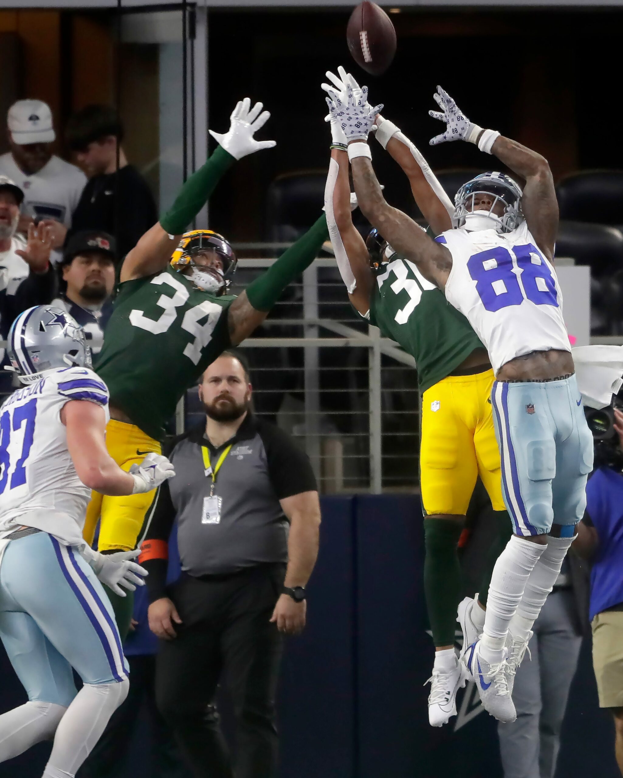 Dallas Cowboys, CeeDee Lamb, Dallas Cowboys news, Dallas Cowboys rumors, CeeDee Lamb contract, Dak Prescott, Dak Prescott CeeDee Lamb