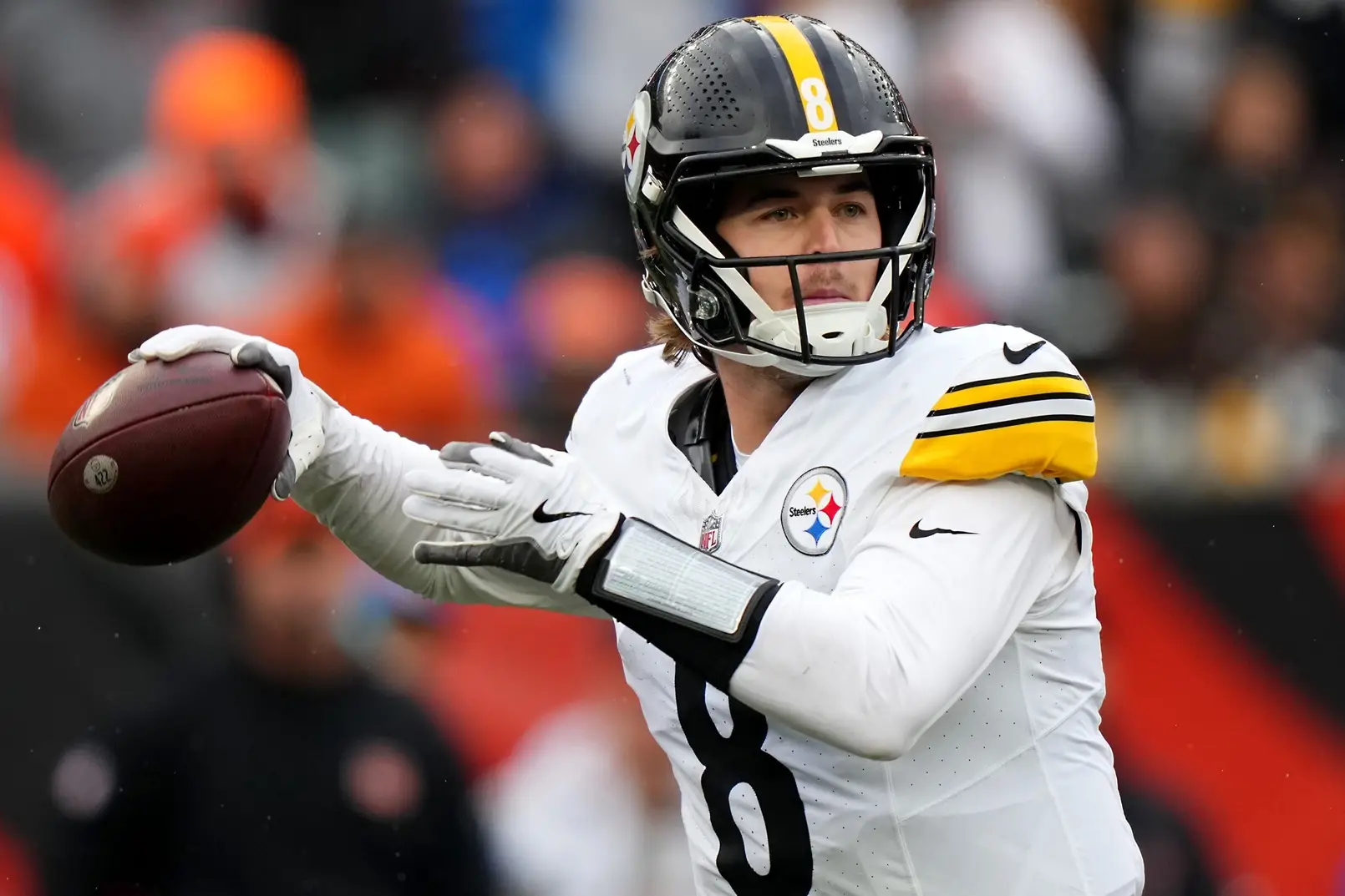Kenny Pickett's Wife Amy Thirsts Over Browns QB's Hands In Photo Snap 2 Philadelphia Eagles Jalen Hurts