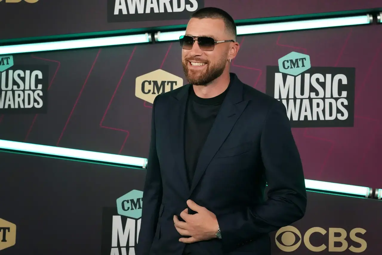 Kansas City Chiefs, Travis Kelce, Taylor Swift