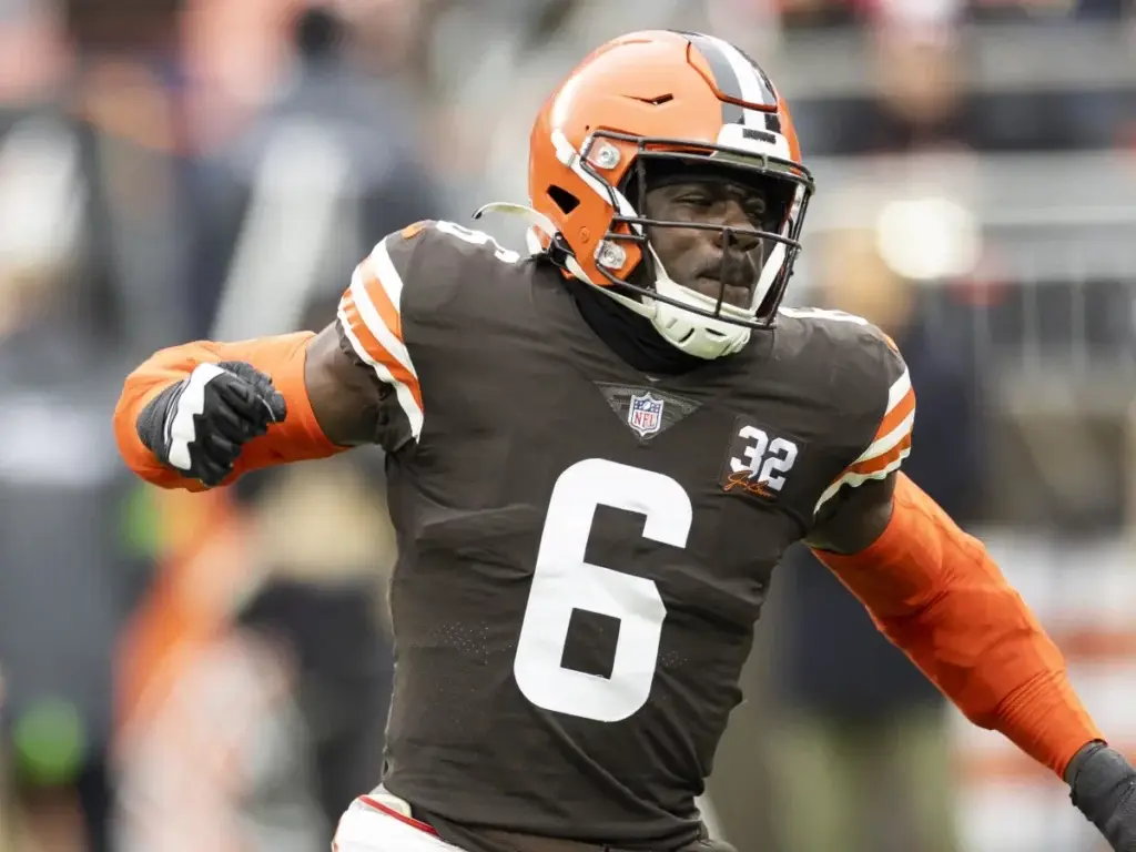 Cleveland Browns Lose Another Pro Bowl Player For 2025 3 Cleveland Browns linebacker Jeremiah Owusu-Koramoah (6) celebrates a tackle against the Jacksonville Jaguars during the first quarter at Cleveland Browns Stadium