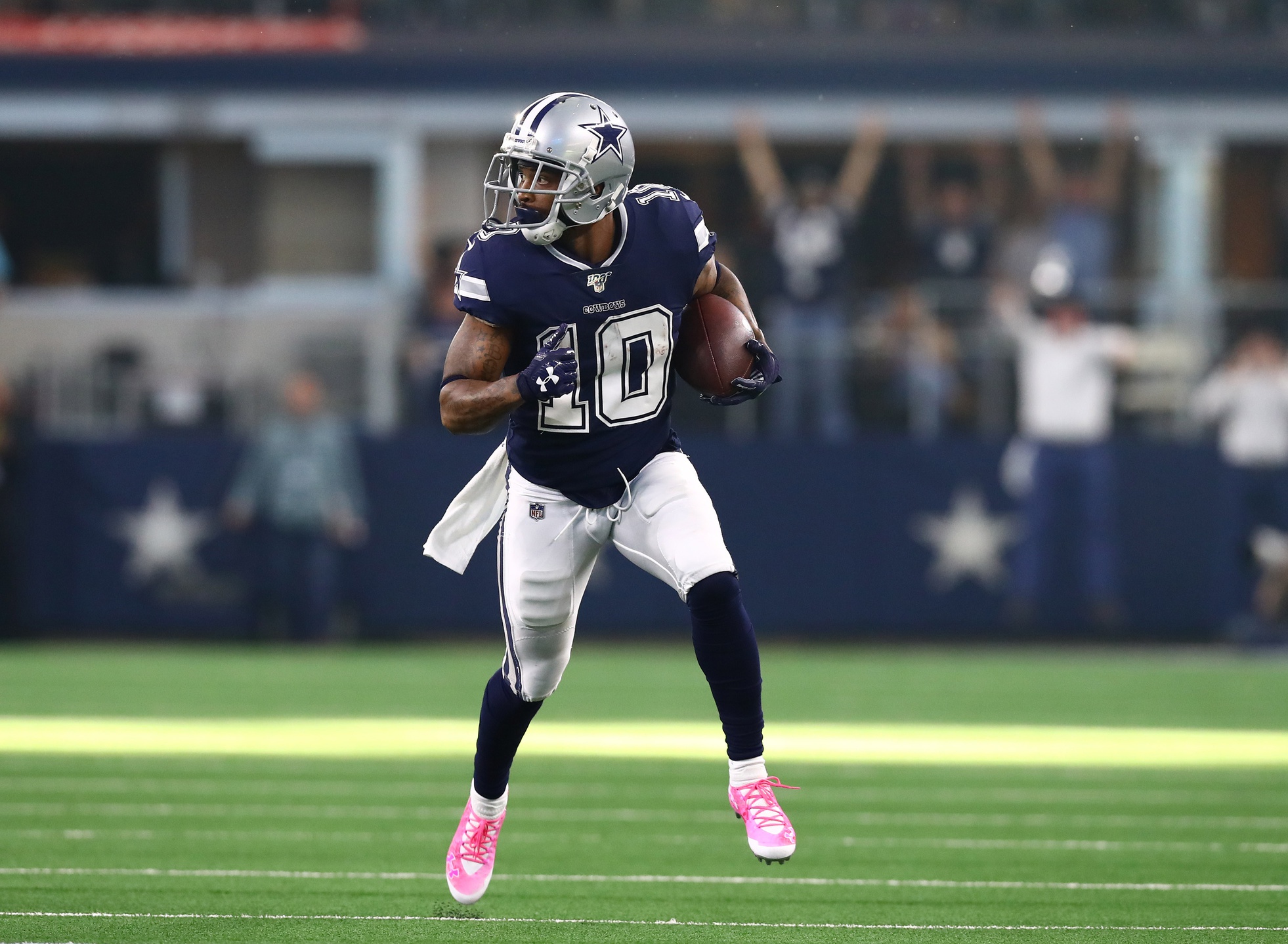 Dec 15, 2019; Arlington, TX, USA; Dallas Cowboys receiver Tavon Austin (10) runs after a reception for a touchdown in the second quarter against the Los Angeles Rams at AT&T Stadium. Mandatory Credit: Matthew Emmons-USA TODAY Sports