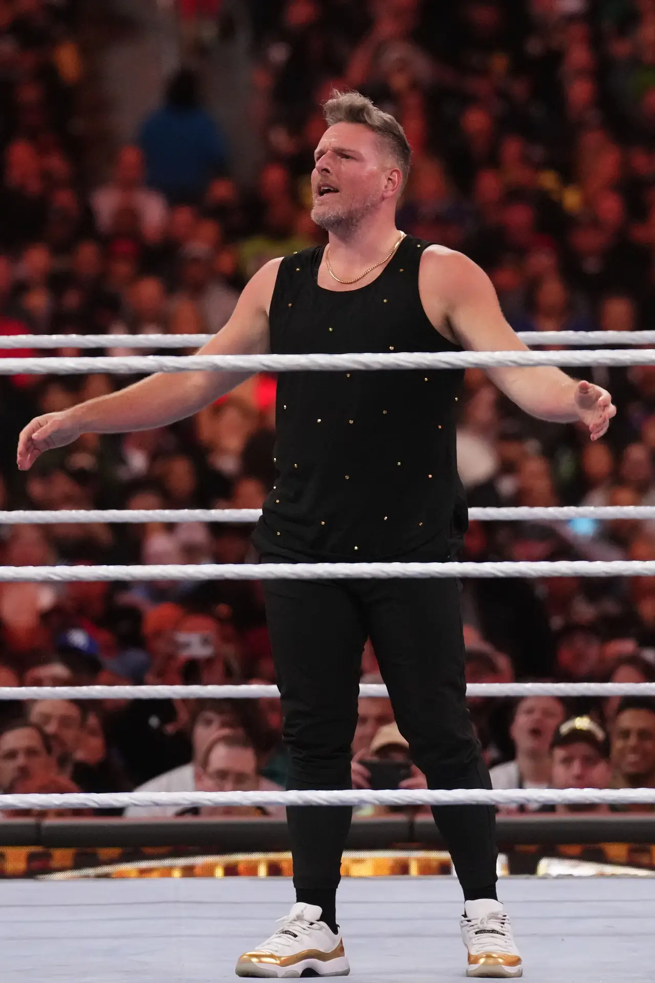 Pat McAfee Trolls New York Celebrities During Knicks-Pacers Game 4 2 NFL, Pat McAfee
