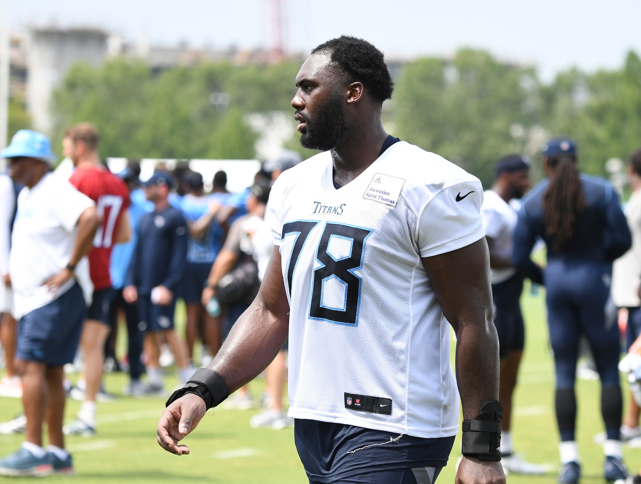 Tennessee Titans, Nicholas Petit-Frere