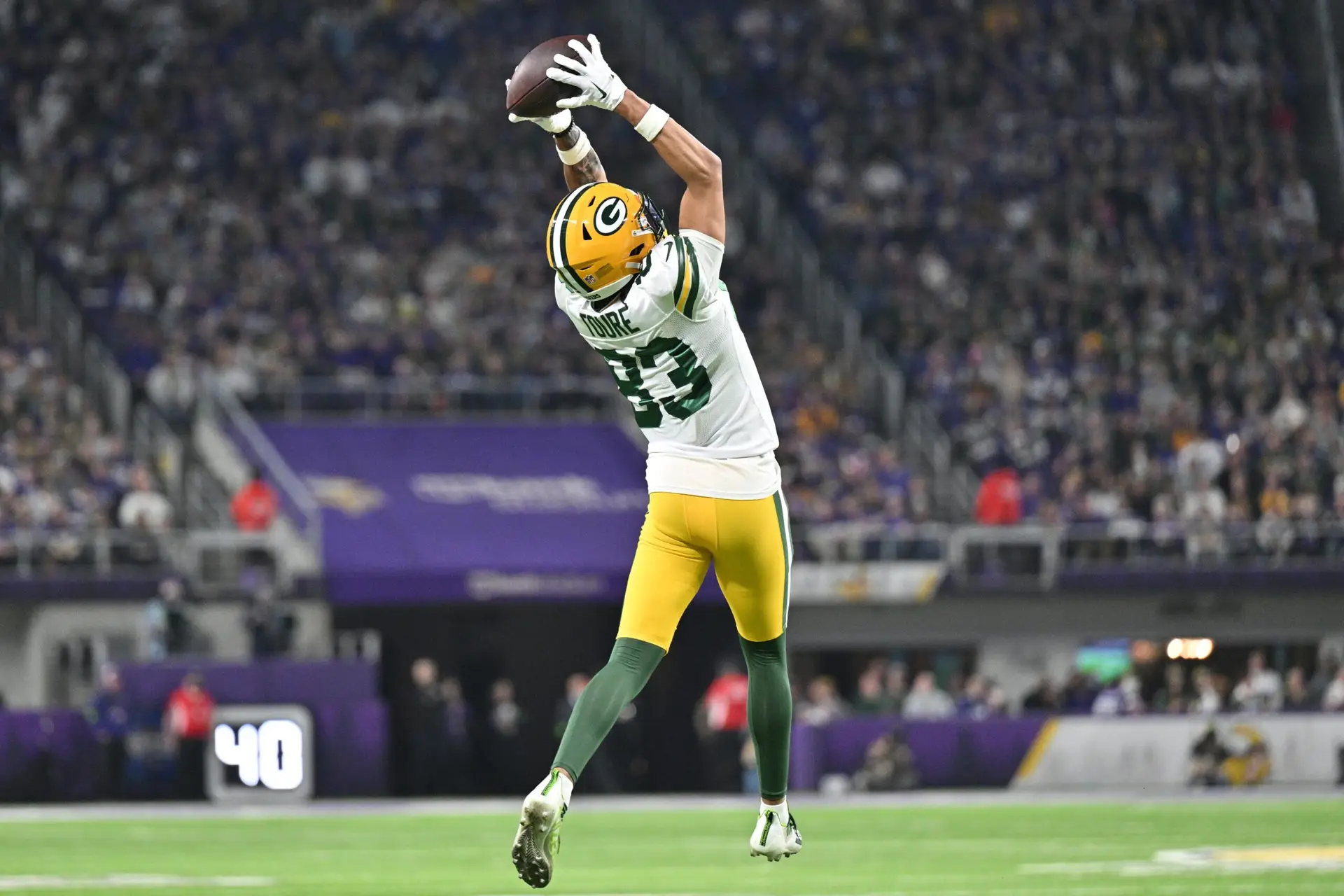Breaking: Bears Release Former Packers' Long-Time Weapon In Surprising Move 2 Dec 31, 2023; Minneapolis, Minnesota, USA; Green Bay Packers wide receiver Samori Toure (83) catches a pass during the fourth quarter against the Minnesota Vikings at U.S. Bank Stadium. Mandatory Credit: Jeffrey Becker-USA TODAY Sports