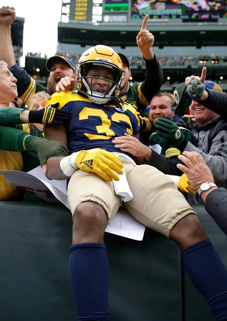 Green Bay Packers, Aaron Jones, Lambeau Leap, Minnesota Vikings