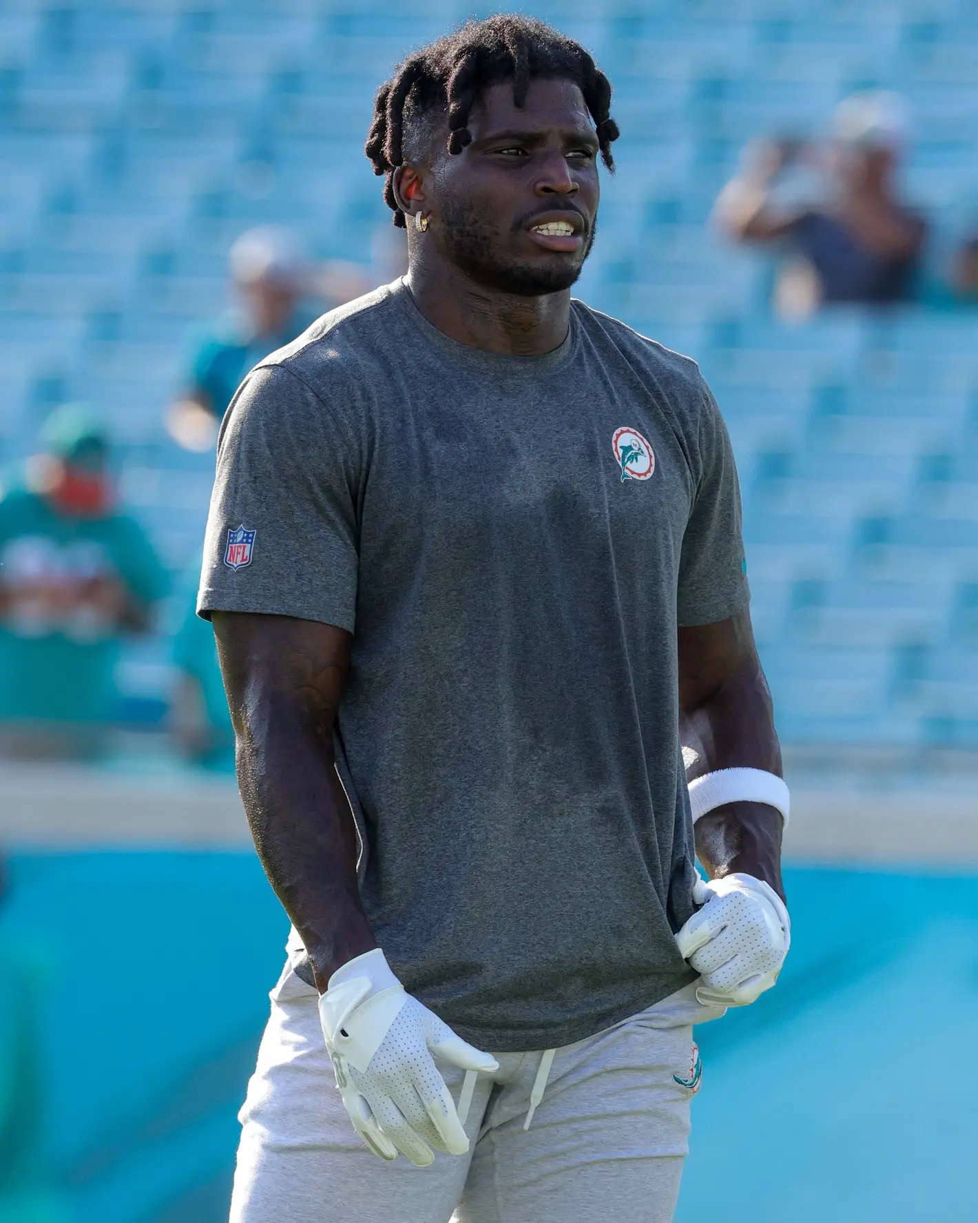 Aug 26, 2023; Jacksonville, Florida, USA; Miami Dolphins wide receiver Tyreek Hill (10) warms up before a game against the Jacksonville Jaguars at EverBank Stadium. Mandatory Credit: Nathan Ray Seebeck-Imagn Images