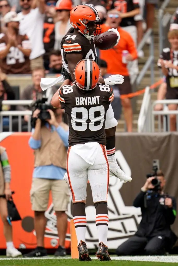 Houston Texans Make Surprising 53-Man Roster Move with TE Harrison Bryant 3 Las Vegas Raiders, Harrison Bryant