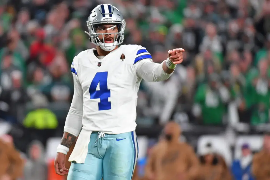 Nov 5, 2023; Philadelphia, Pennsylvania, USA; Dallas Cowboys quarterback Dak Prescott (4) against the Philadelphia Eagles at Lincoln Financial Field. Mandatory Credit: Eric Hartline-USA TODAY Sports